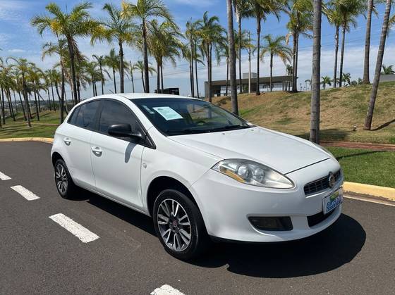FIAT BRAVO 1.8 ESSENCE 16V FLEX 4P MANUAL